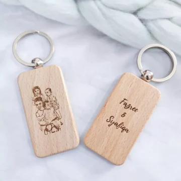 couple-gift-engrave-wooden-keychain