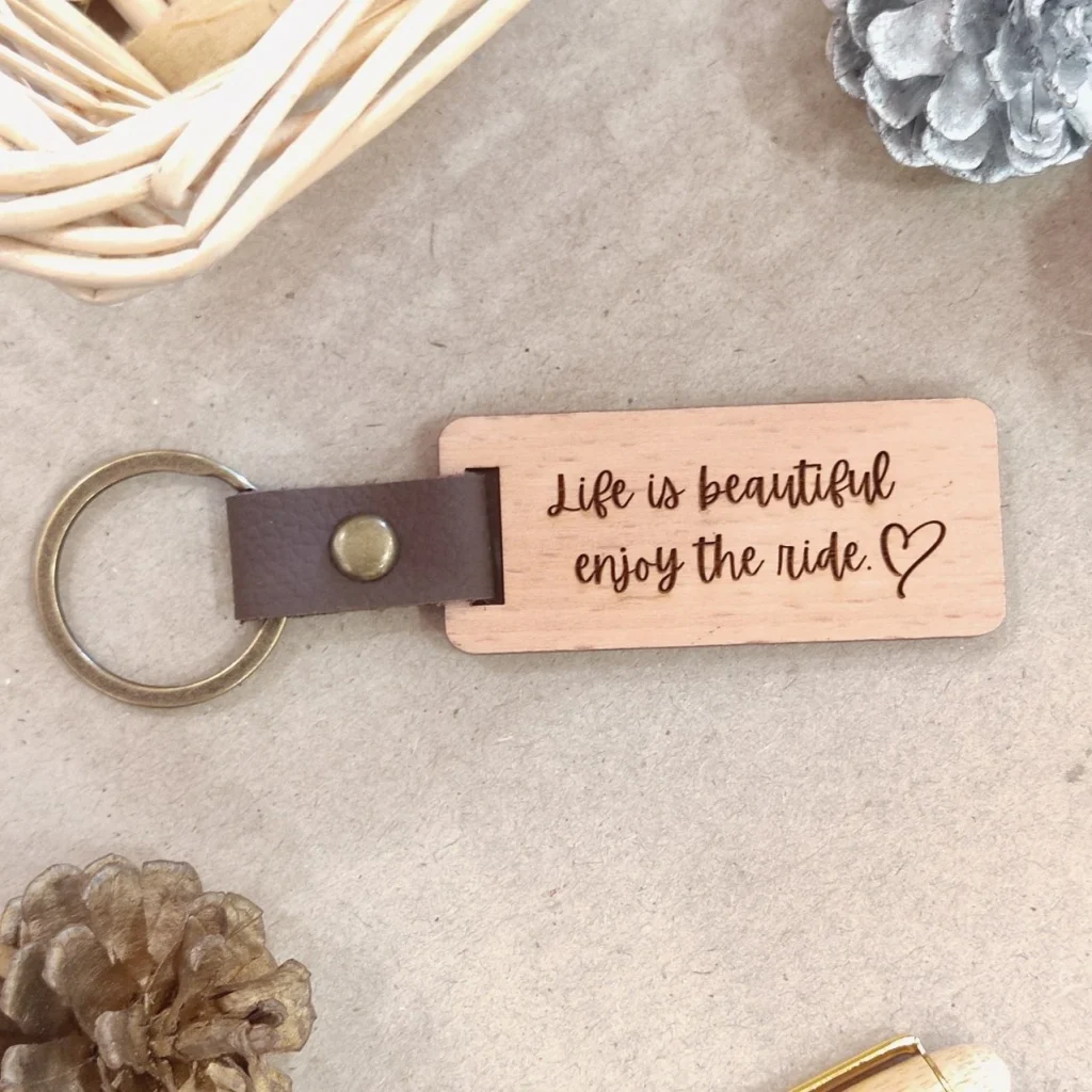 Keychain Kayu Minimalis dengan Gelung ...