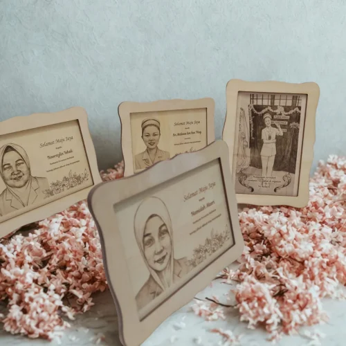Wooden-Frame-nurse-ingatan
