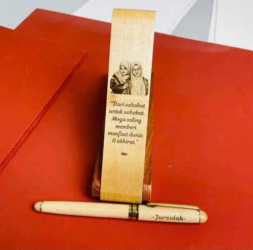 wooden-stand-pen-case